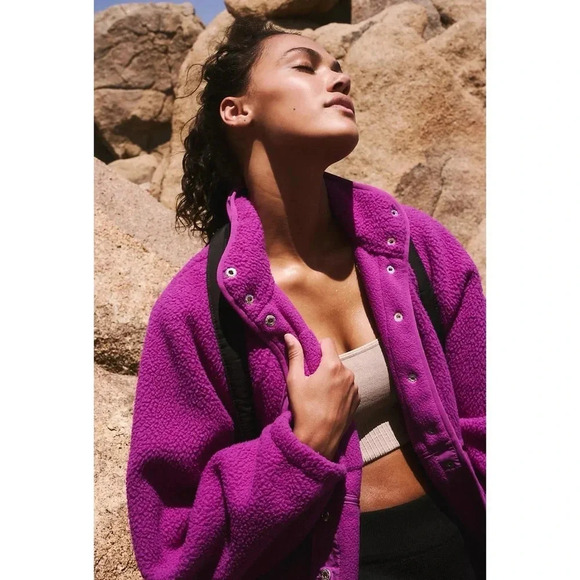 New Free People Hit The Slopes Fleece Jacket in Purple Bomber FP Movement - Picture 12 of 13